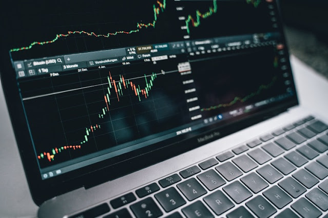 centralized vs decentralized exchange