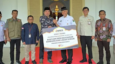 BPKH Salurkan Bantuan Kebencanaan Rp717 Juta, Gubernur Mahyeldi Yakin Masyarakat Makin Optimis untuk Bangkit