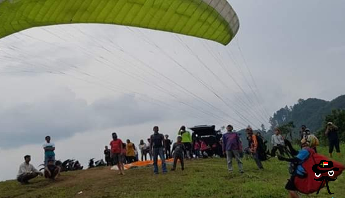 Paragliding over Maninjau