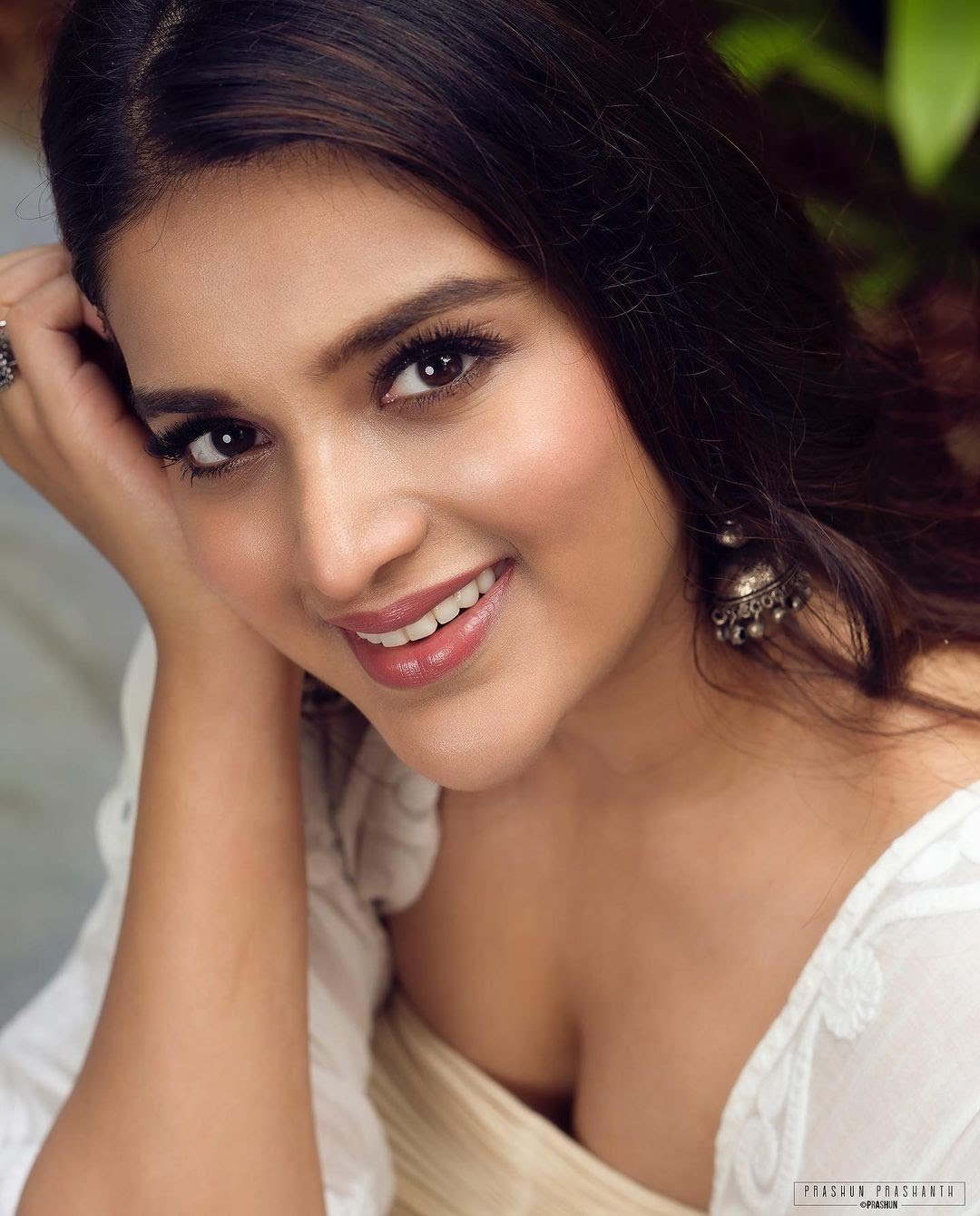 Actress Nidhhi Agerwal Latest Hot Photos