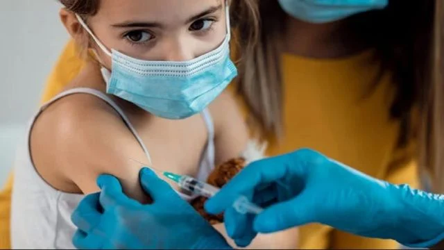Sociedad de Pediatría responde: Hay que vacunar a los niños con Sinopharm y Sinovac, no con las cubanas