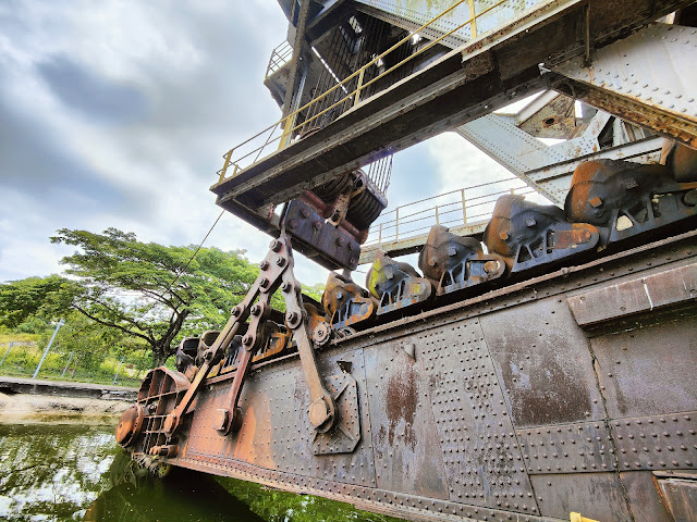 Tin_Dredger_TT5_Museum_Tanjung_Tualang_Perak