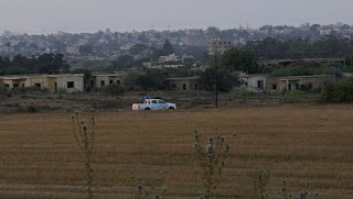 Κύπρος: 4χρονη βρέθηκε να περιπλανιέται στη νεκρή ζώνη - Αναζητούνται οι γονείς της
