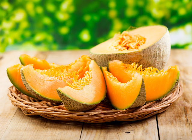 Rockmelon for sore dry mouth