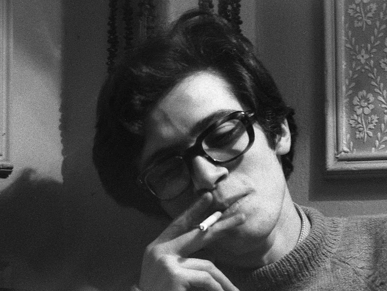 1968 Andrés, fumando