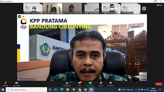 Kepala KPP Pratama Bandung Cibeunying Rustana Muhamad Mulud Asroem
