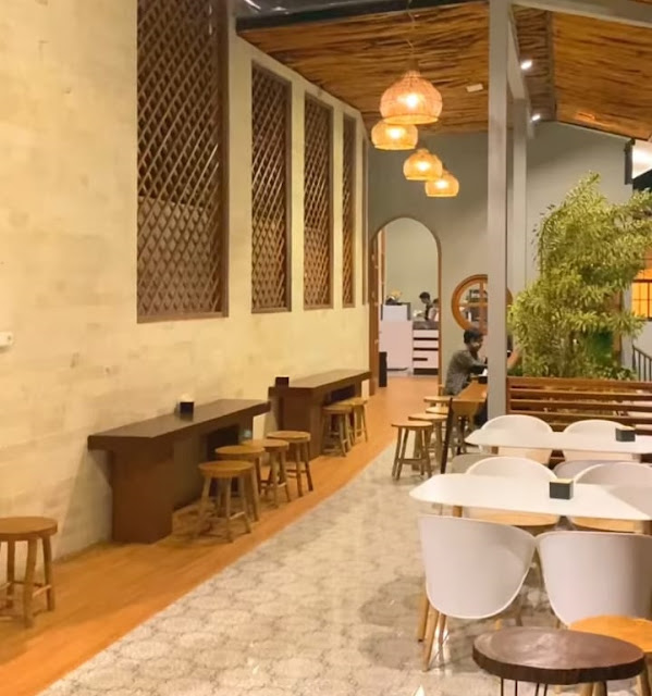 Maniva Particael Cafe Kota Batu Fasilitas