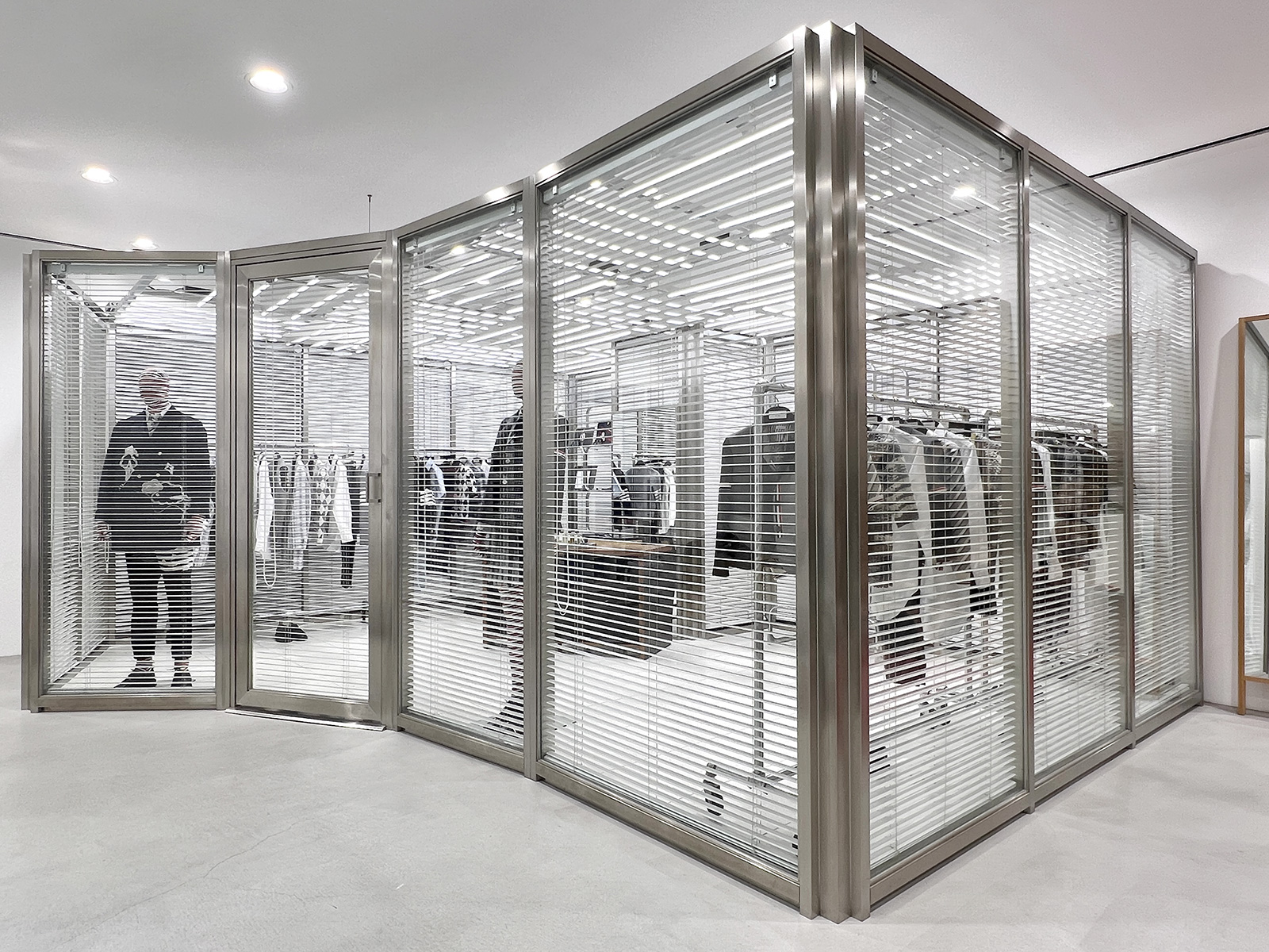 DOVER STREET MARKET GINZA 2022 Thom Browne