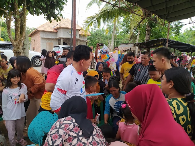 Walikota Prabumulih main Bola Kaki di Kelurahan Karang Jaya