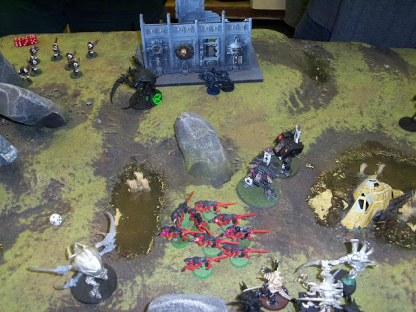 Tyranids vs Space Marines warhammer 40k battle