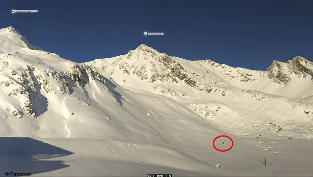 Webkamera-Aufnahme im Kühtai. Blickrichtung Pirchkogel (Nördliche Stubaier Alpen). Eine Person befindet sich im Aufstieg...Nächstes Bild ->
