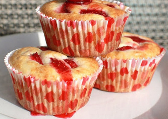 strawberry muffins