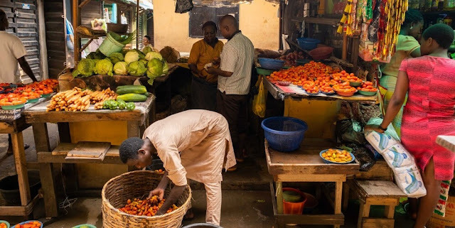 Alt: = "Nigeria food market"