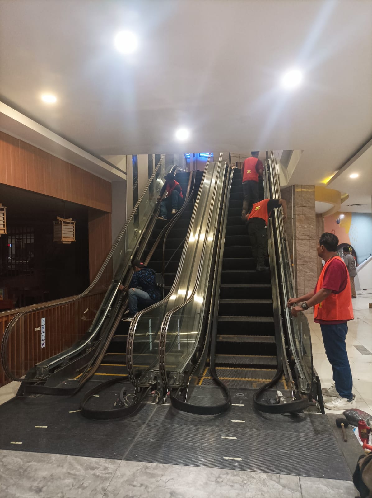 Peran Teknologi dalam Pemeliharaan Elevator Modern