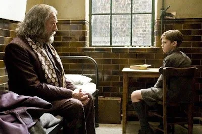 Harry Potter: Dumbledore encontra Tom Riddle - 1938
