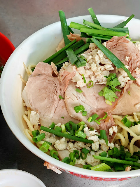 Pork_Noodle_Hủ_Tíu_Mì_Cật_Ho_Chi_Minh_District_1_Vietnam