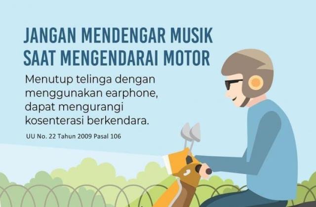 Pakai Earphone Saat Naik Motor Bisa Didenda Rp750 Ribu