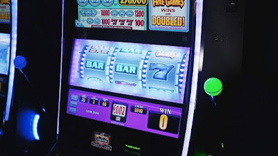 How Do The Slot Machines work?