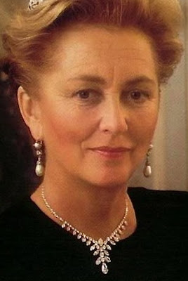 diamond necklace tiara queen paola belgium