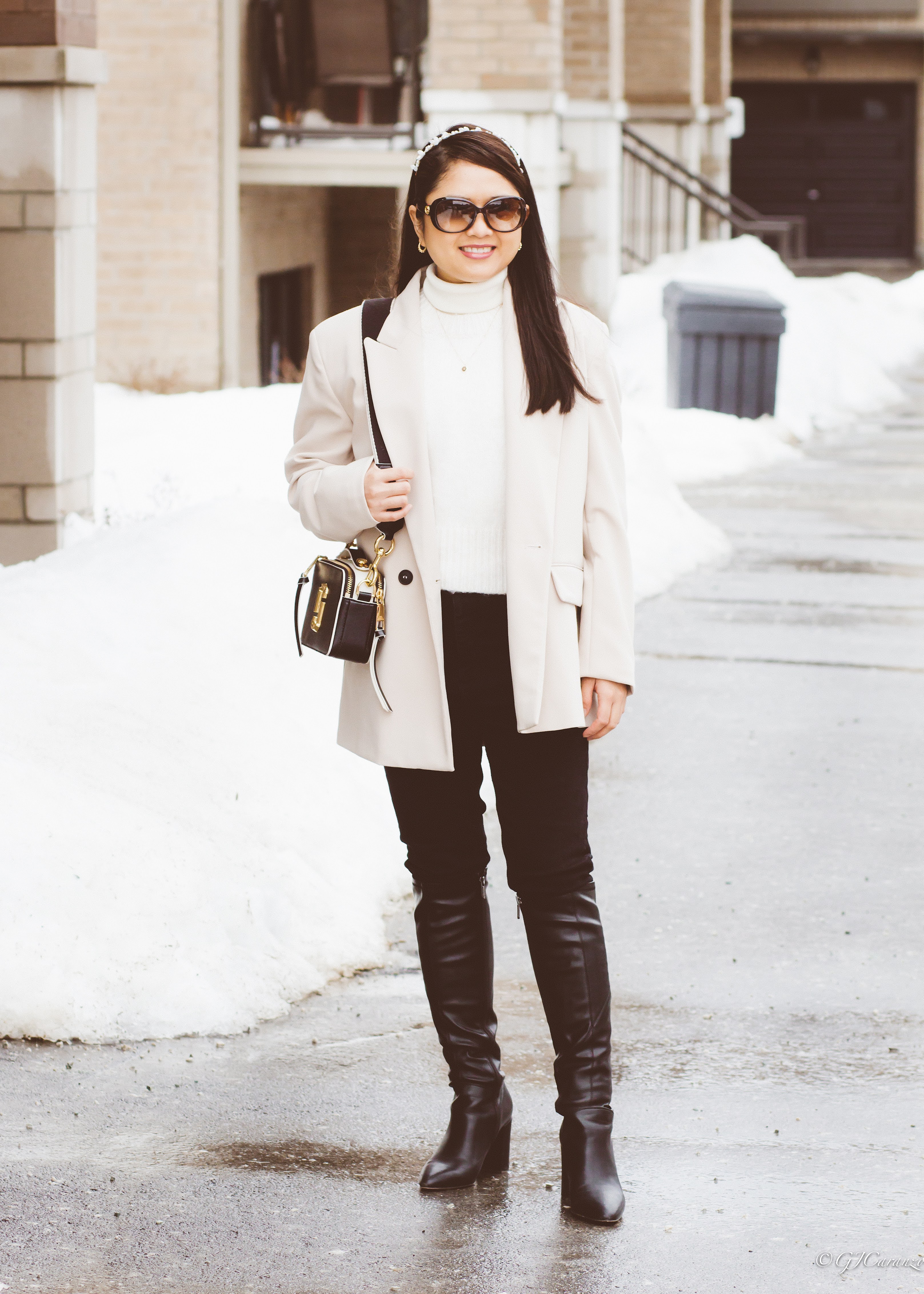 Oversize Blazer | Marc Jacobs Sure Shot Bag | Franco Sarto Knee High Boots | Gucci Sunglasses | Spring Outfit Ideas | Petite Fashion | Neutral Outfit