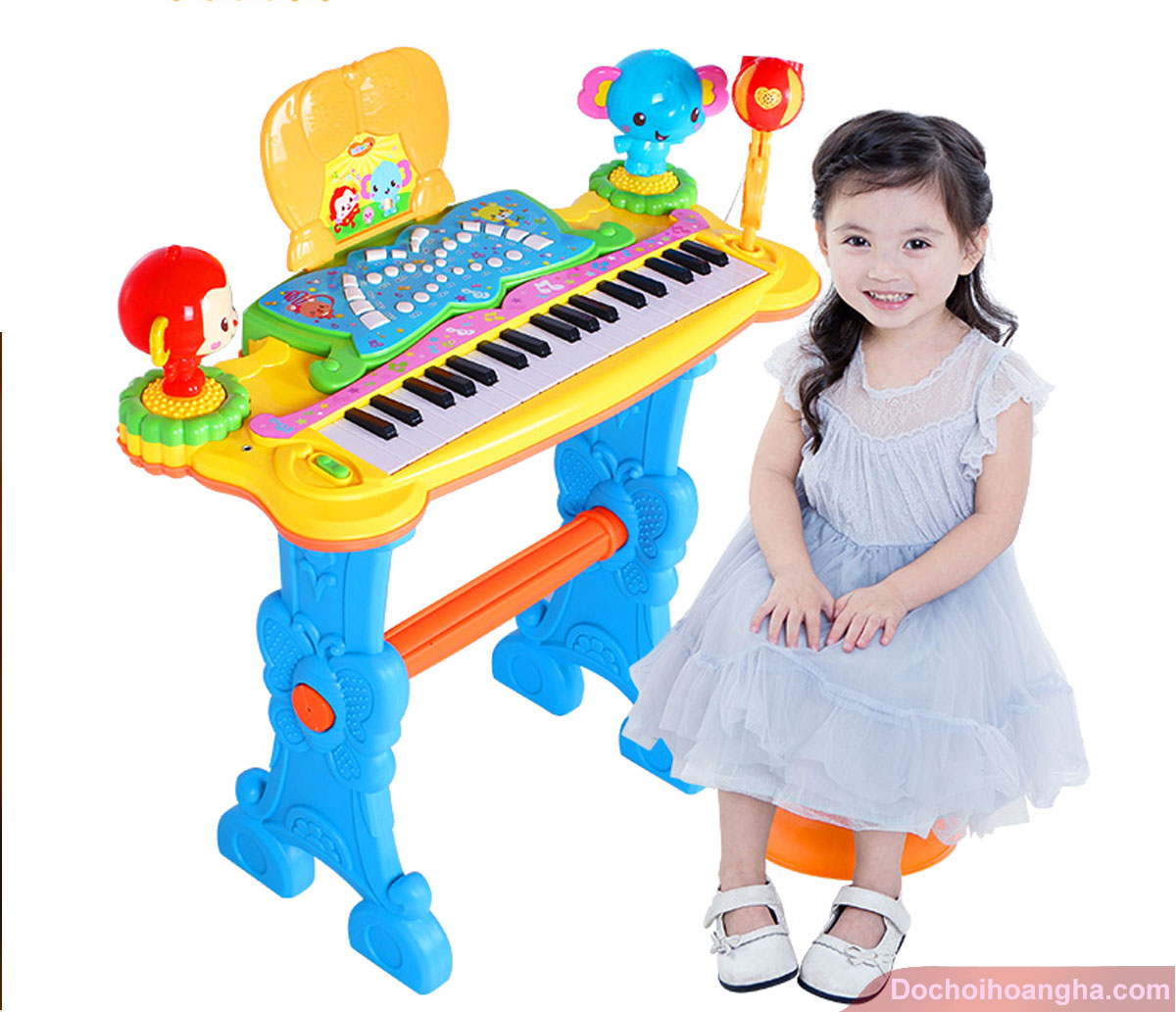 Đàn piano trẻ em 61 phím và có micro.