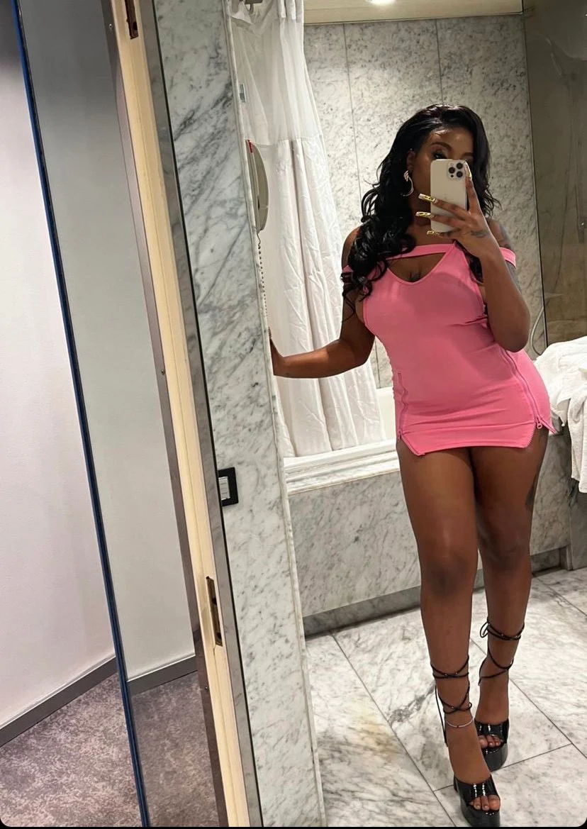 Angel Smith is wonderfully made - check out pictures of her flaunting her hot legs