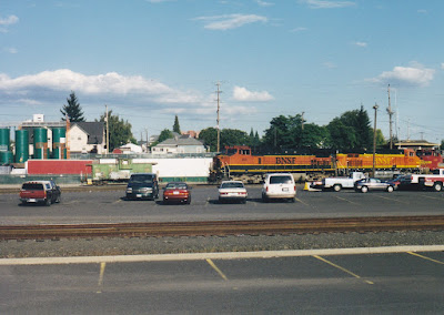 BNSF Dash 9-44CW #989 in Vancouver, Washington on September 6, 2002