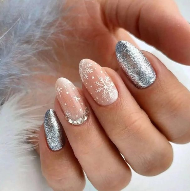 easy christmas nails