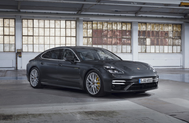 2022 Porsche Panamera Review