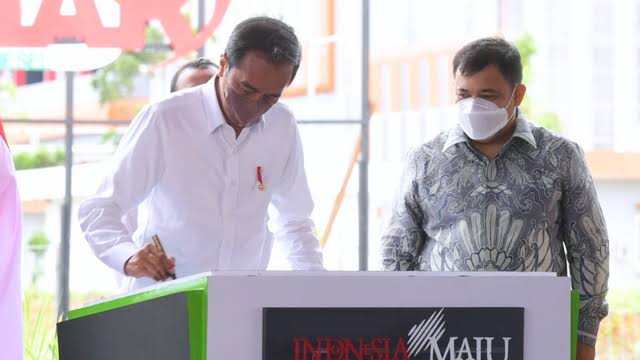 Haji Isam dan Potensi Pintu Masuk Jokowi Dimakzulkan