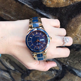 Đồng hồ đeo tay dây đá ceramic màu xanh dương tạo sự hiện đại, phóng khoáng