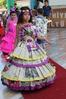 Vestidos con materiales reciclados