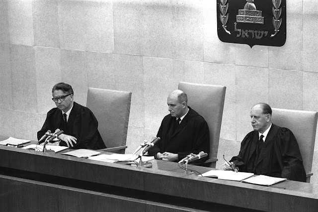 Иерусалим. Члены Суда: судьи Ицхак Раве, Беньямин Халеви, Моше Ландау, Israel National Photo Collection, 1961 год