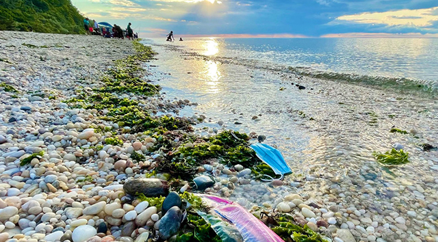 Los desechos marinos de material plástico se encuentran en las playas de todo el mundo y en todas las profundidades del océano.UN News/Laura Quiñones