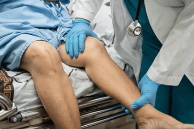 Your Path to Recovery: Choosing the Best Knee Replacement Surgeon and Hospital in Ahmedabad