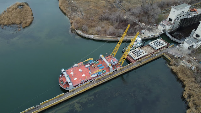 На Волго-Донском судоходном канале продолжается выполнение работ по замене нижних основных двустворчатых ворот.