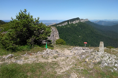 Cima de Mota. Cueto al fondo