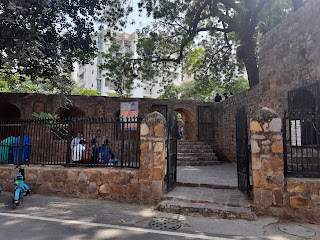 Entry Gate Of Ugrasen Ki Baoli, new delhi