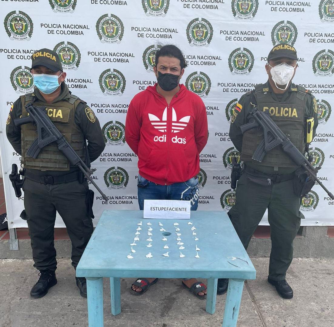 https://www.notasrosas.com/Lo capturan con 31 dosis de clorhidrato de cocaína en Maicao