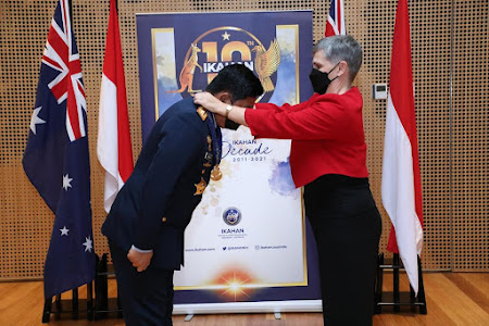   Panglima TNI Dianugerahi Tanda Gelar Kehormatan dari Pemerintah Australia