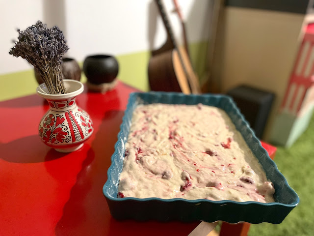 Yoghurt and raspberry cake before the oven