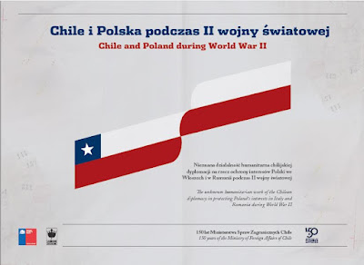 Plakat z okazji 150. rocznicy powstania Ministerstwa Spraw Zagranicznych Chile. Na plakacie tytuł wystawy oraz dwie flagi: chilijska i polska