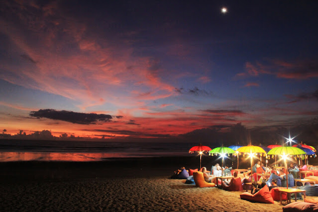 night-jimbaran-beach-bali