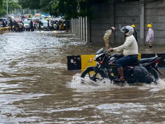Maharashtra Weather Update: मुंबई में IMD ने गणेश चतुर्थी से पहले जताई अगले 3 दिनों के लिए भारी बारिश कि संभावना, इन जिलों में ऑरेंज अलर्ट जारी