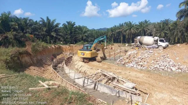 Proyek Pengendalian Banjir Bernilai Rp52 M Dimulai, Kolaborasi BWS V dan Pemkab Dharmasraya