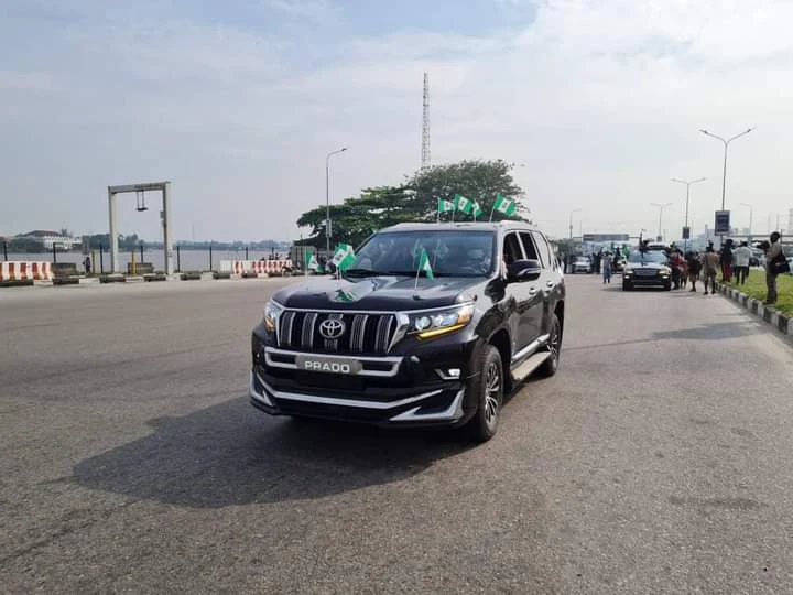 #EndSARSMemorial: Pictures from the ongoing Car Procession at Lekki Toll Gate