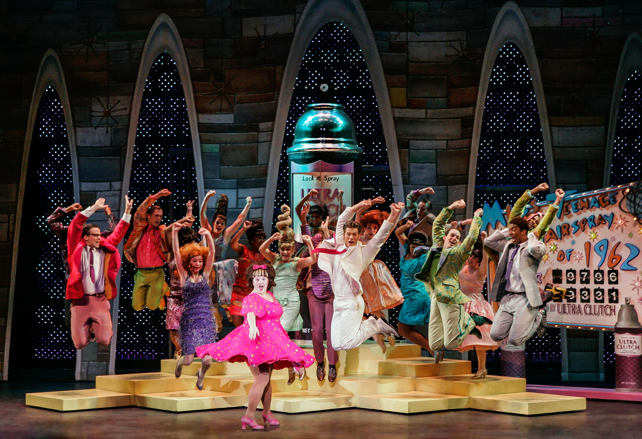 GIVEAWAY: 4 tickets to Hairspray, Jan. 18 at the Fisher Theatre, Detroit {ends 12/5}