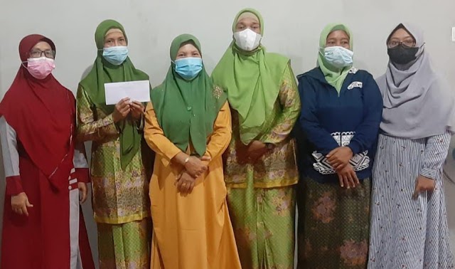 PC. Muslimat NU Buleleng Menyerahkan Bantuan Untuk Pembangunan Kantor NU Ranting Banyuasri dan Sosialisasi Vaksin Gratis. 