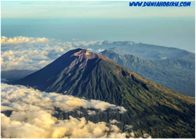 pendakian gunung agung via pura bekasih