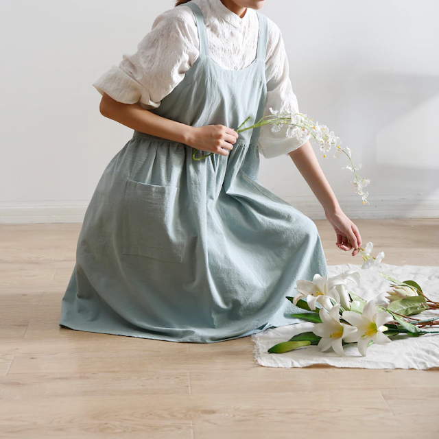 apron dress with pockets